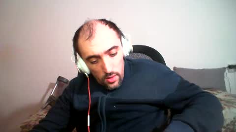 Snapshot of bentish chatting on 1, 2, 2025 bentish online show from 1, 2, 2025