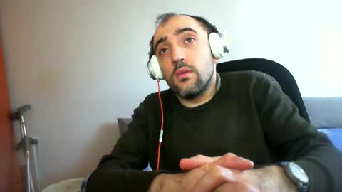 Snapshot of bentish chatting on 13, 2, 2025 bentish online show from 13, 2, 2025