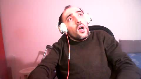 Snapshot of bentish chatting on 13, 2, 2025 bentish online show from 13, 2, 2025