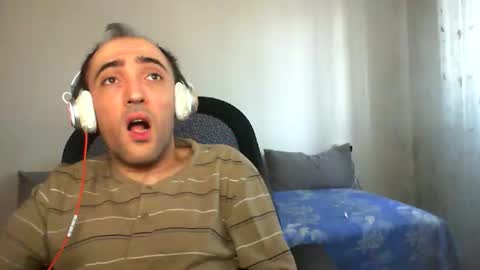 Snapshot of bentish chatting on 8, 10, 2025 bentish online show from 8, 10, 2025