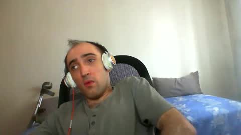 Snapshot of bentish chatting on 12, 10, 2025 bentish online show from 12, 10, 2025