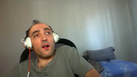 Snapshot of bentish chatting on 14, 10, 2025 bentish online show from 14, 10, 2025