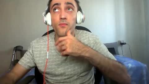 Snapshot of bentish chatting on 8, 11, 2025 bentish online show from 8, 11, 2025