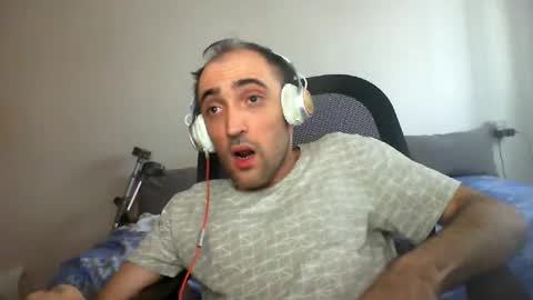 Snapshot of bentish chatting on 11, 11, 2025 bentish online show from 11, 11, 2025