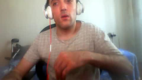 Snapshot of bentish chatting on 12, 11, 2025 bentish online show from 12, 11, 2025