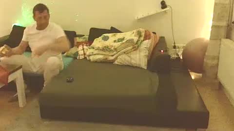 Benutzmich0800 online show from 25, 12, 2024