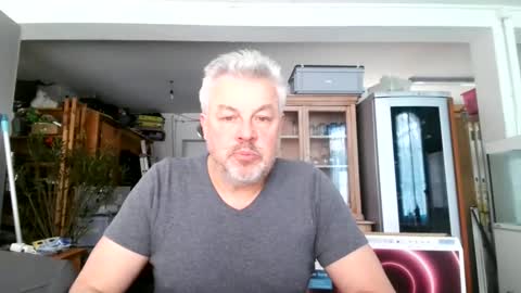 Snapshot of berg_boy chatting on 17, 2, 2025 Martin online show from 17, 2, 2025