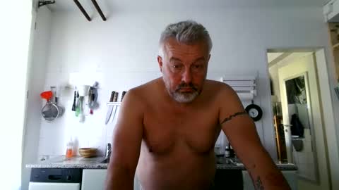Snapshot of berg_boy chatting on 28, 9, 2025 Martin online show from 28, 9, 2025