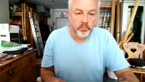 Snapshot of berg_boy chatting on 4, 10, 2025 Martin online show from 4, 10, 2025