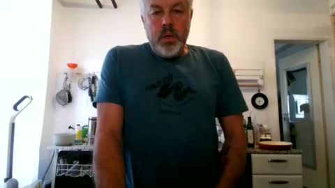 Snapshot of berg_boy chatting on 14, 11, 2025 Martin online show from 14, 11, 2025