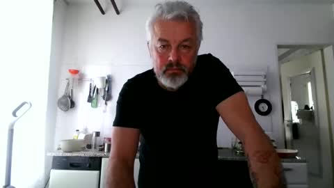 Snapshot of berg_boy chatting on 29, 11, 2025 Martin online show from 29, 11, 2025