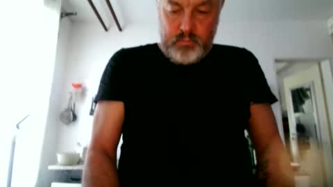 Snapshot of berg_boy chatting on 30, 11, 2025 Martin online show from 30, 11, 2025