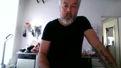 Snapshot of berg_boy chatting on 15, 12, 2025 Martin online show from 15, 12, 2025