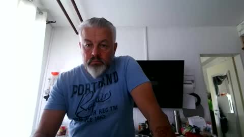 Snapshot of berg_boy chatting on 7, 6, 2026 Martin online show from 7, 6, 2026