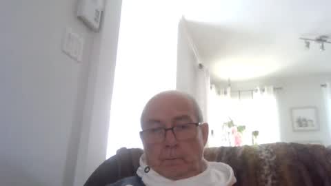 Snapshot of bernard1102 chatting on 21, 7, 2026 bernard1102 online show from 21, 7, 2026