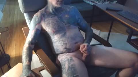 Snapshot of bernhard666 chatting on 4, 10, 2025 bernhard666 online show from 4, 10, 2025