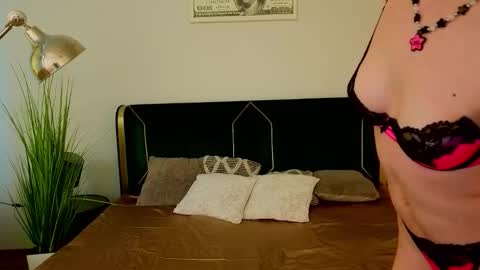 Violette online show from 12, 3, 2026