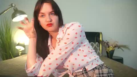 Violette online show from 5, 7, 2026