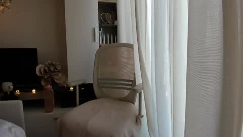 Vicky   online show from 24, 10, 2025