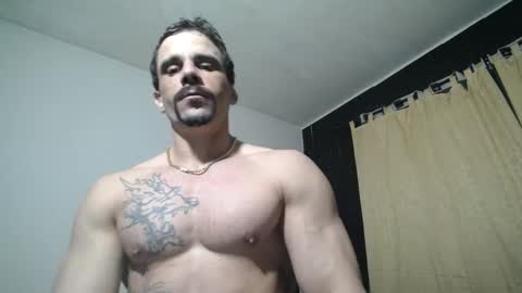 Snapshot of bestmuscle chatting on 27, 10, 2025 bestmuscle online show from 27, 10, 2025