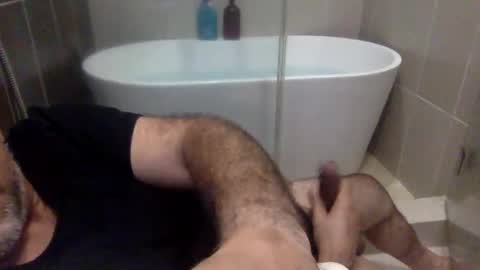 Snapshot of betoooox chatting on 22, 10, 2025 Virtual Gentleman online show from 22, 10, 2025