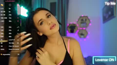 Snapshot of betty_greyy chatting on 9, 10, 2025 Betty Grey online show from 9, 10, 2025