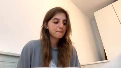 Snapshot of beulahweikert chatting on 19, 6, 2026 Lina online show from 19, 6, 2026