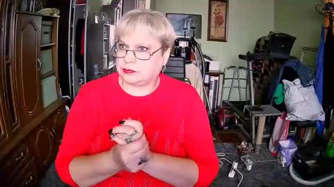 BeverlyQCynia online show from 9, 11, 2025