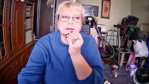 BeverlyQCynia online show from 14, 11, 2025