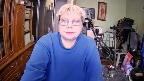 BeverlyQCynia online show from 17, 11, 2025