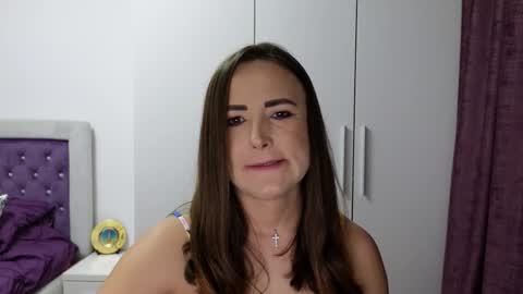   BeyonceDoll       Twitter DollBeyonce    online show from 21, 3, 2026