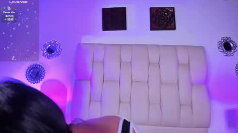 Snapshot of bianca_zaens1 chatting on 2, 1, 2025 B I A N C A online show from 2, 1, 2025