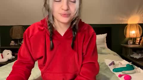 Ellie  online show from 2, 5, 2026