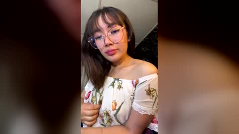 Snapshot of bicha2908 chatting on 18, 12, 2025 Bicha online show from 18, 12, 2025