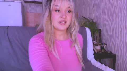 Snapshot of big_ass_blonde chatting on 5, 3, 2025 Eva online show from 5, 3, 2025