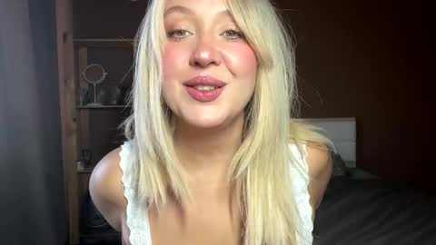 Snapshot of big_ass_blonde chatting on 15, 9, 2025 Eva online show from 15, 9, 2025