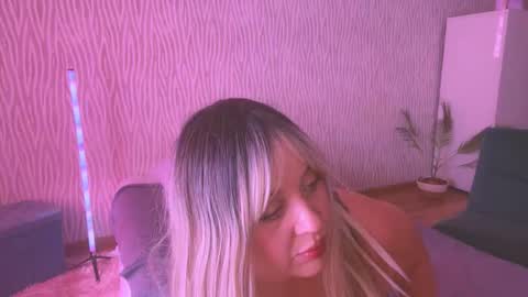 Snapshot of big_ass_blonde chatting on 18, 9, 2025 Eva online show from 18, 9, 2025