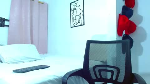 Snapshot of big_valentinhunk chatting on 28, 2, 2025 Big valentinHunk online show from 28, 2, 2025