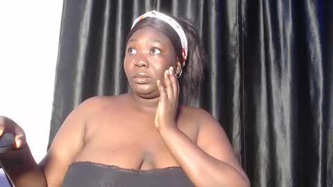 Snapshot of bigass_chocolate chatting on 9, 10, 2025 bella online show from 9, 10, 2025