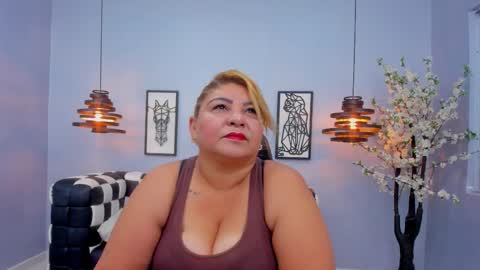 Snapshot of bigassmaturee chatting on 29, 11, 2025 BigAssMaturee online show from 29, 11, 2025