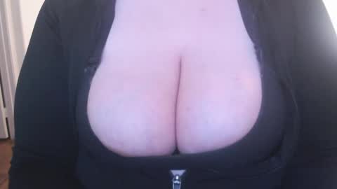Snapshot of bigbittiesandfun chatting on 20, 1, 2025 bigbittiesandfun online show from 20, 1, 2025