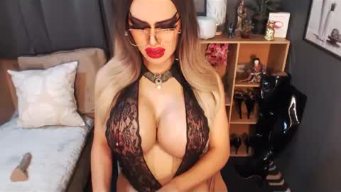 Loraine Cruz online show from 26, 2, 2025