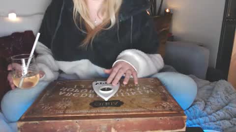 bigboobs_cutie online show from 20, 12, 2024