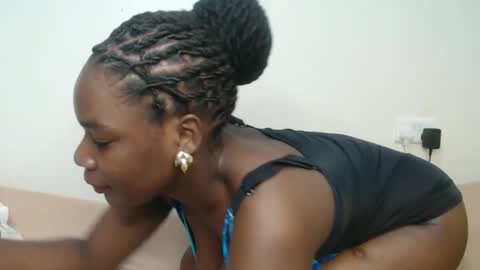 Snapshot of bigboobys123 chatting on 16, 12, 2025 bigboobys123 online show from 16, 12, 2025