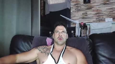 Snapshot of bigboyband chatting on 4, 11, 2025 Bigboyband online show from 4, 11, 2025