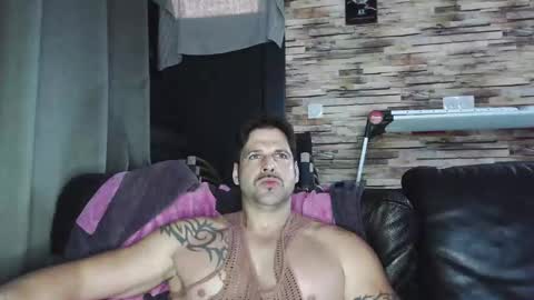 Snapshot of bigboyband chatting on 16, 12, 2025 Bigboyband online show from 16, 12, 2025