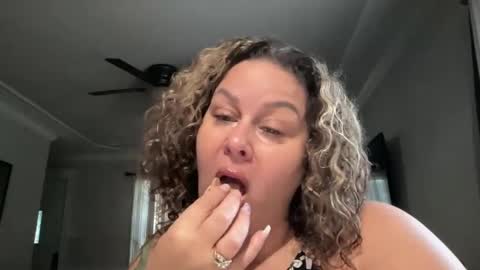 Snapshot of bigbreastsabrina chatting on 1, 10, 2025 BIG BREAST SABRINA online show from 1, 10, 2025