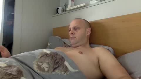 Snapshot of bigbumlover2377 chatting on 7, 3, 2025 bigbumlover2377 online show from 7, 3, 2025