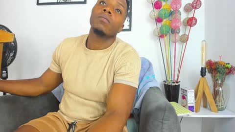 sexy muscle online show from 20, 1, 2025