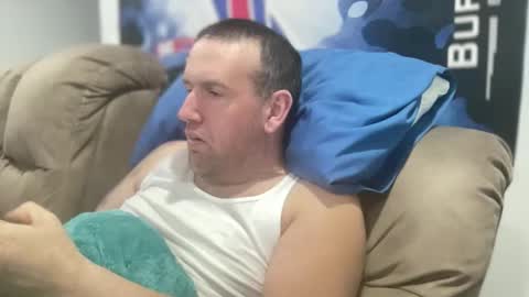 bigcocksuckingslut online show from 18, 1, 2026